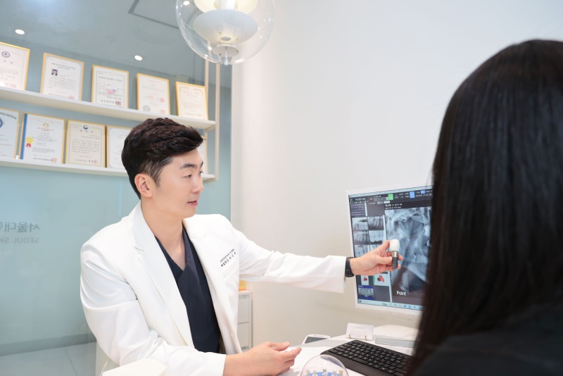 명동임플란트 서울하늘에치과 박민우 대표원장 정기검진, 상담.jpg